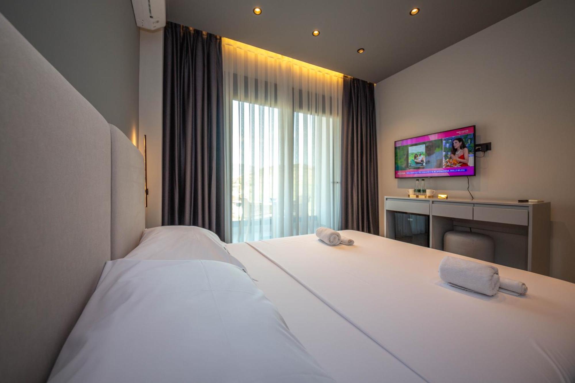 Lake View Rooms Ksamil Exterior photo