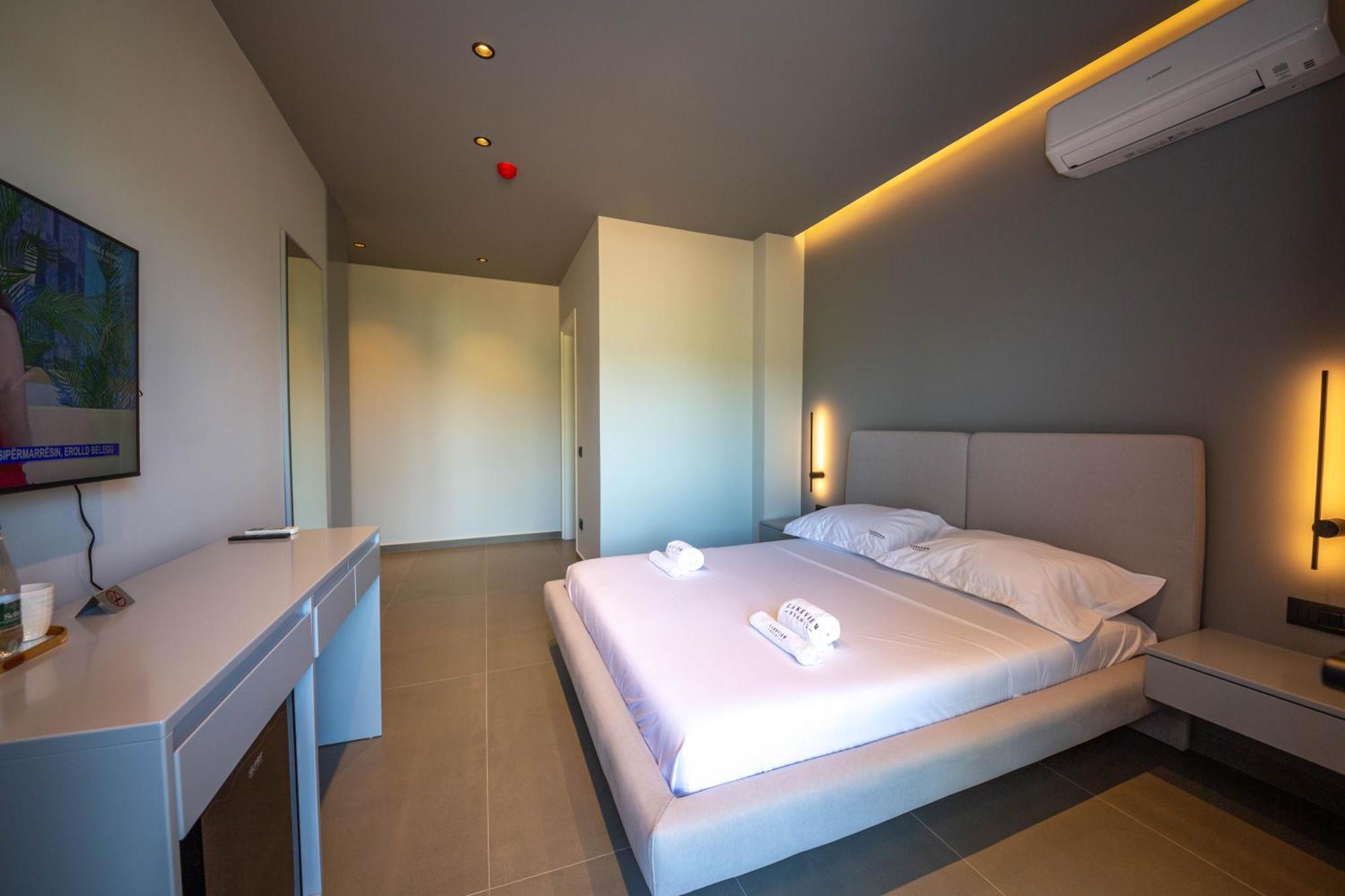 Lake View Rooms Ksamil Exterior photo