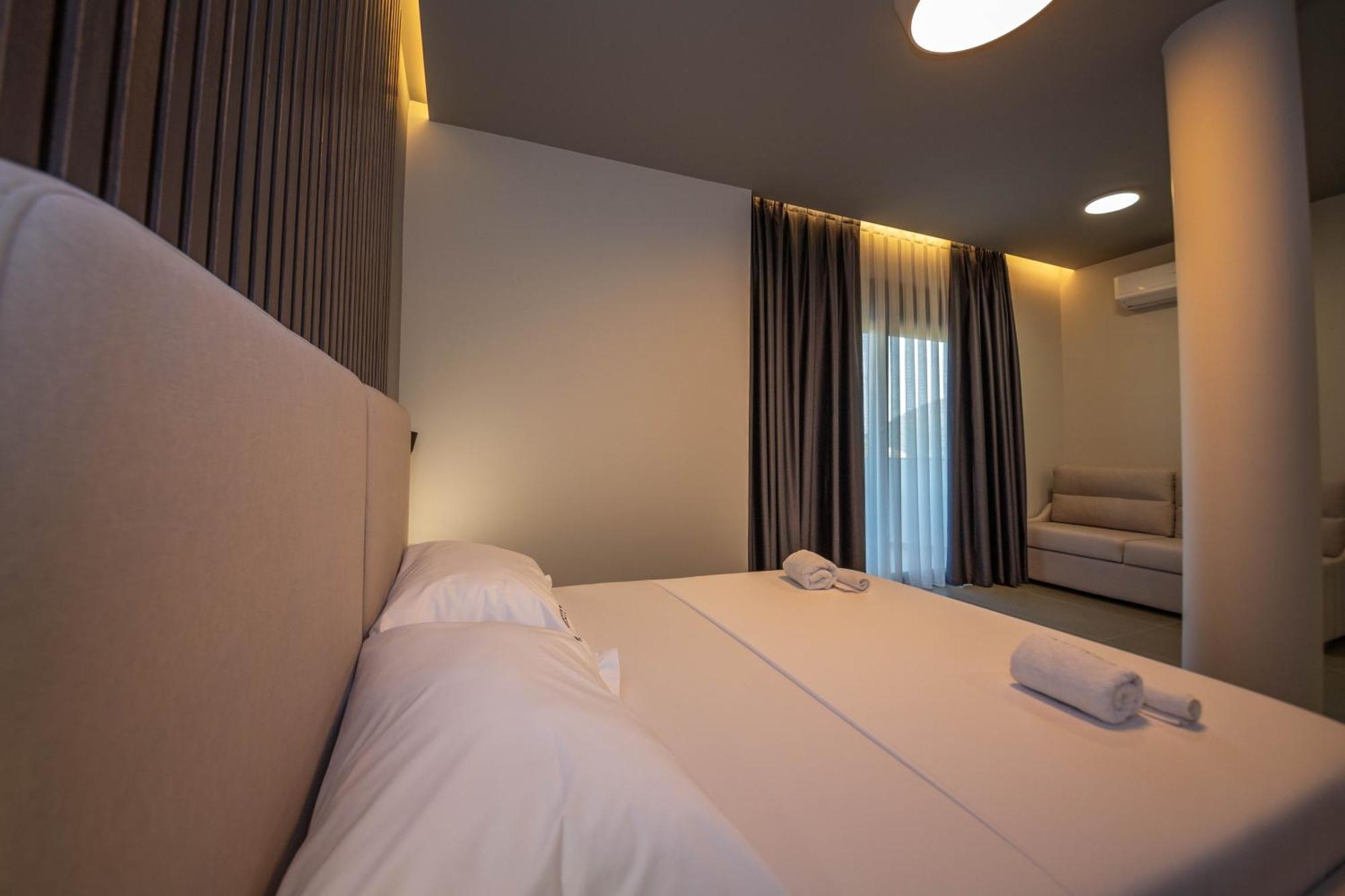 Lake View Rooms Ksamil Exterior photo