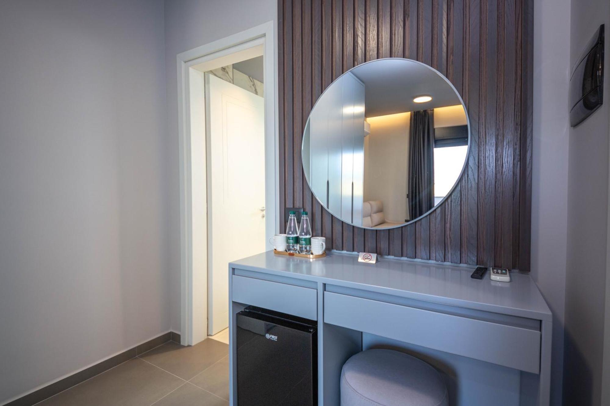 Lake View Rooms Ksamil Exterior photo