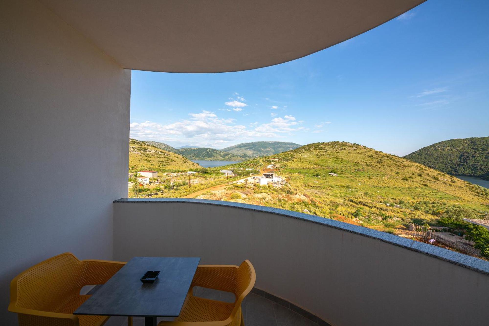 Lake View Rooms Ksamil Exterior photo