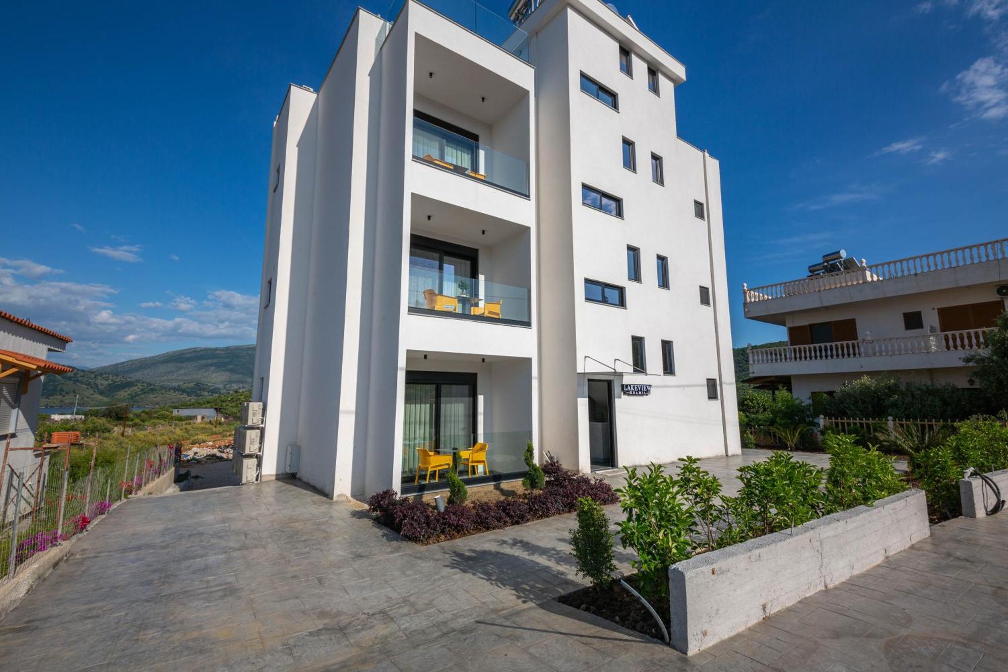 Lake View Rooms Ksamil Exterior photo