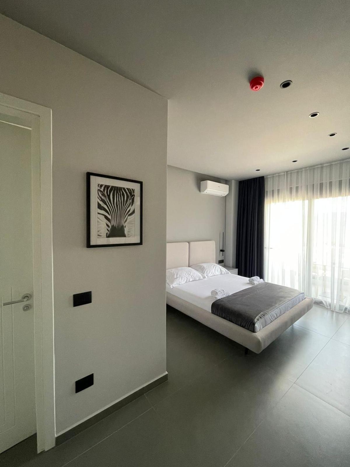 Lake View Rooms Ksamil Exterior photo