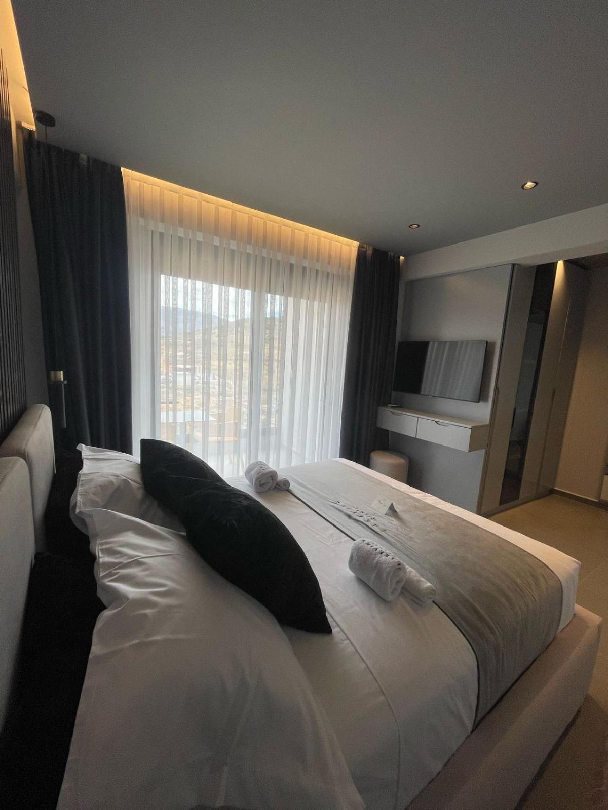 Lake View Rooms Ksamil Exterior photo